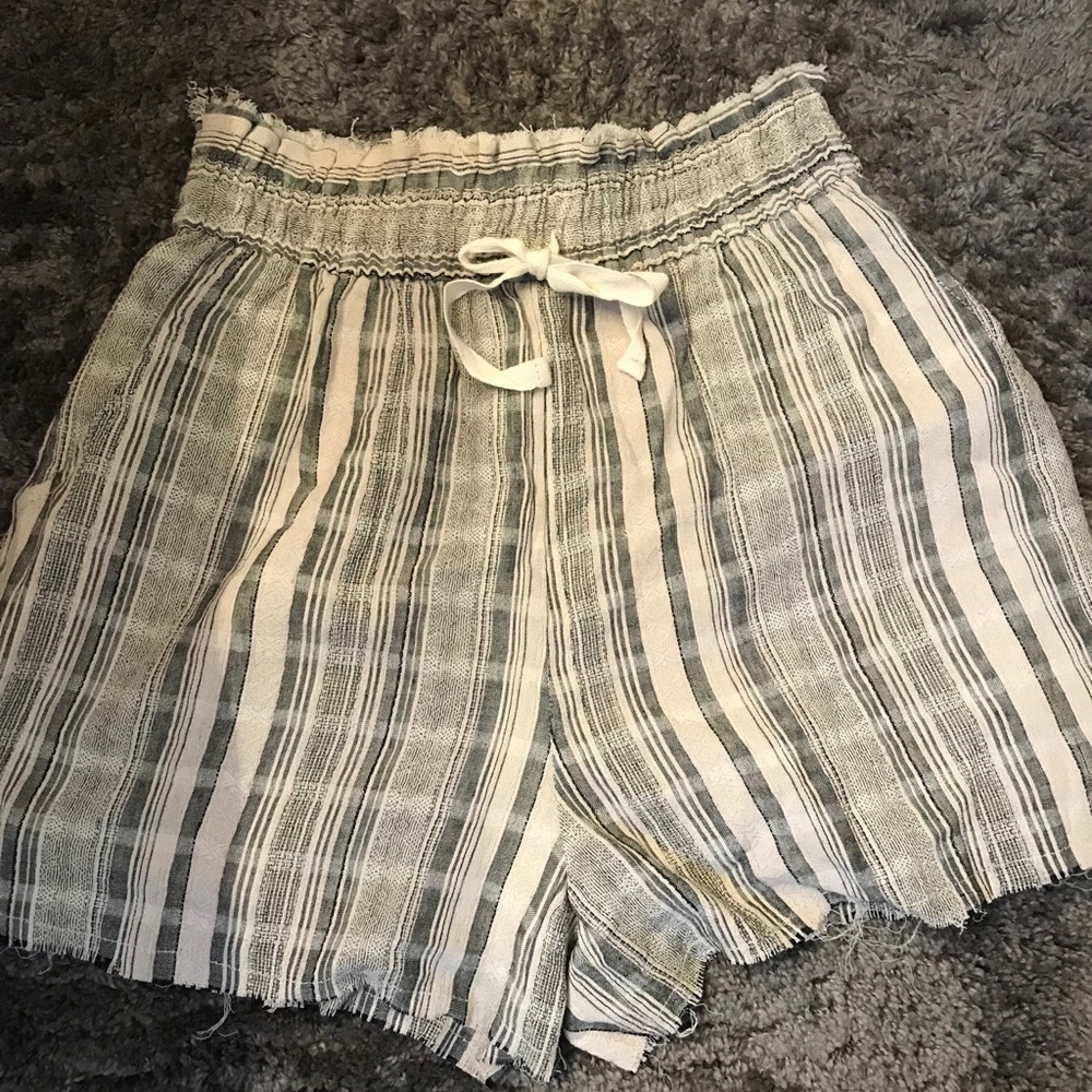 BKE stretch shorts